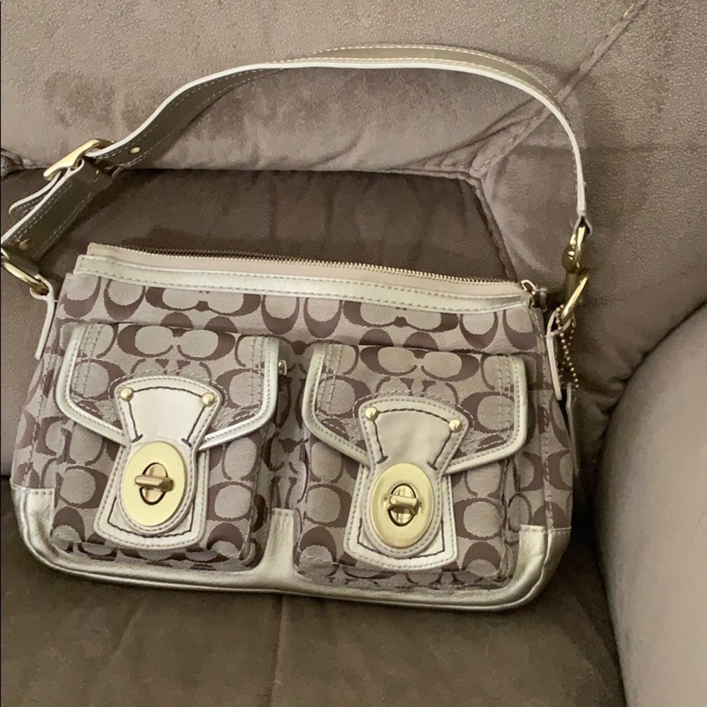 Classic coach bag
